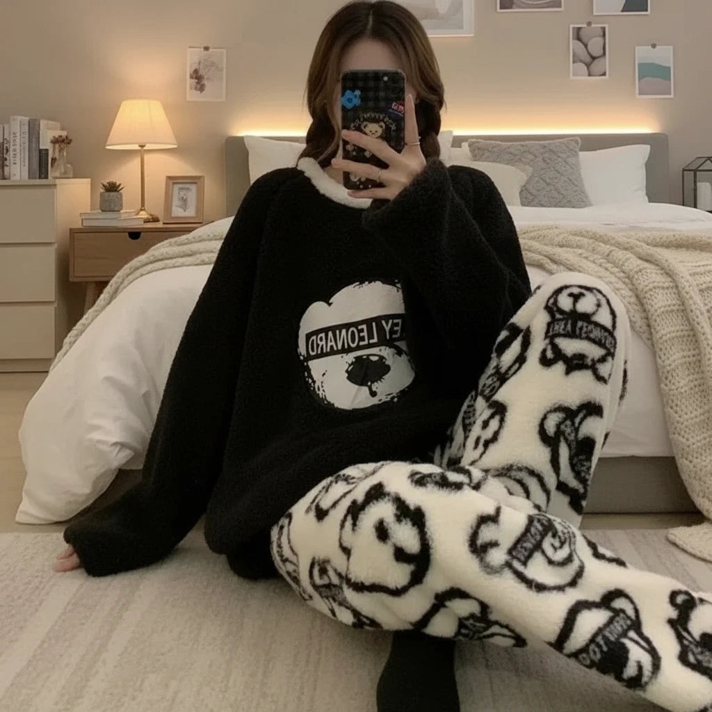 Ensemble de 2 pièces : haut et pantalon de pyjama en flanelle chaude et épaisse pour femme, idéal pour les étudiantes, vêtements de nuit d'hiver avec motif ours en peluche.