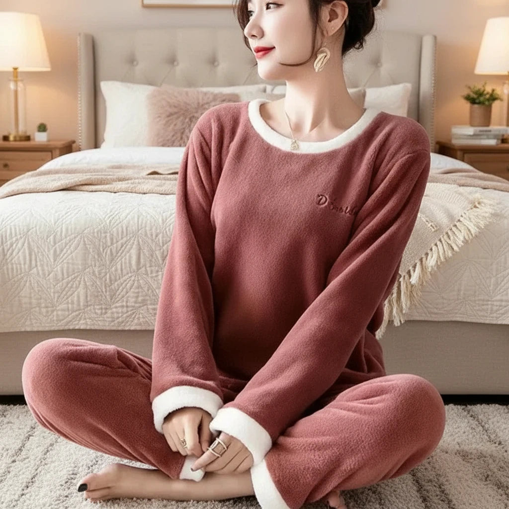 Ensemble de 2 pièces : haut et pantalon de pyjama en flanelle chaude et épaisse pour femme, idéal pour les étudiantes, vêtements de nuit d'hiver avec motif ours en peluche.